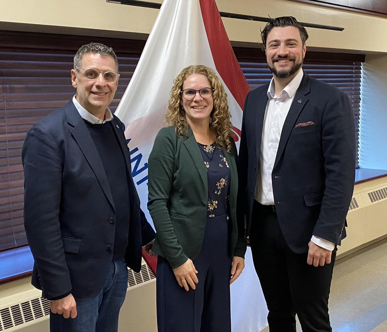 Communiqué image Fiasco Lion Électrique et coupures scolaires : assez de faire payer nos enfants pour les erreurs du gouvernement